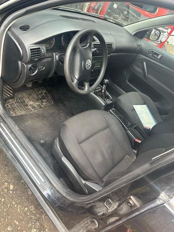 Gebraucht VW Passat Basis 131 PS (96 kW) 2003 Schwarz Kombi