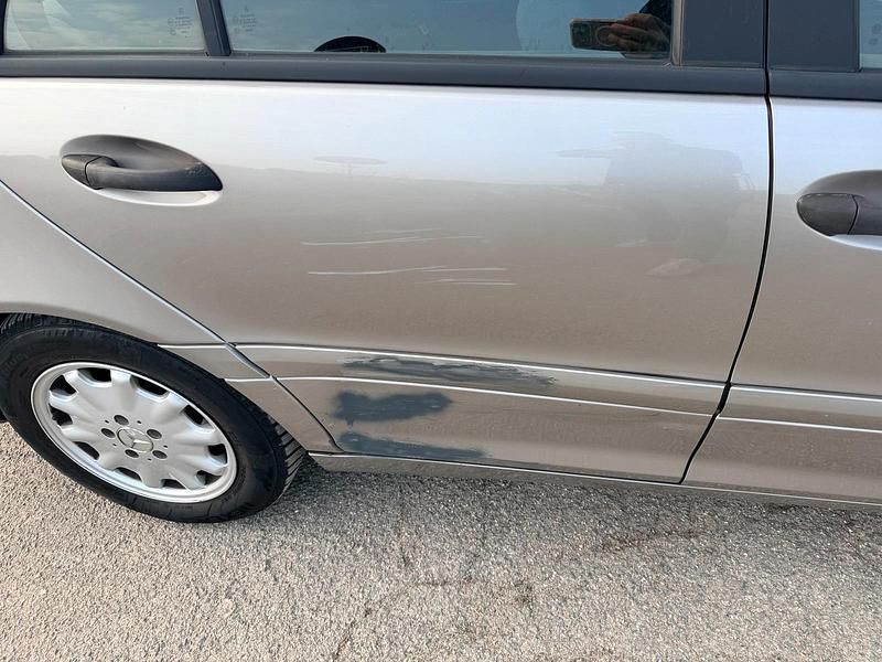 Second-hand Mercedes C180 2003 Argintiu Berlinǎ