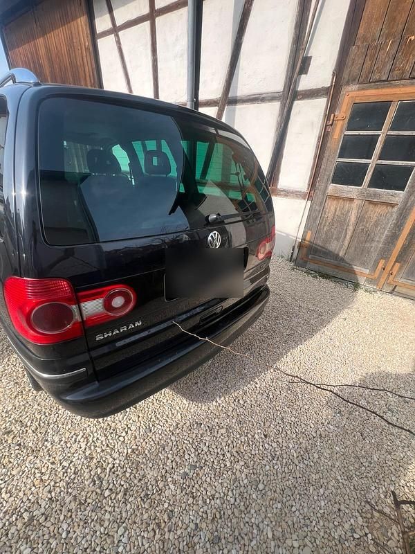 Second-hand VW Sharan 131 CP (96 kW) 2004 Monovolum