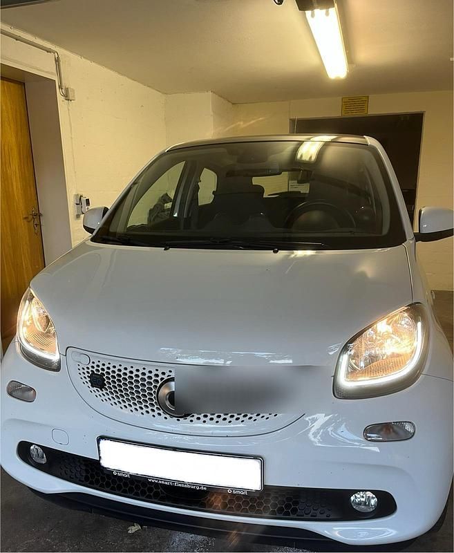 Weiß Gebraucht 2018 Smart ForFour Electric Drive Kleinwagen | 7.900 € (Fairer Preis) - Bild 1/4