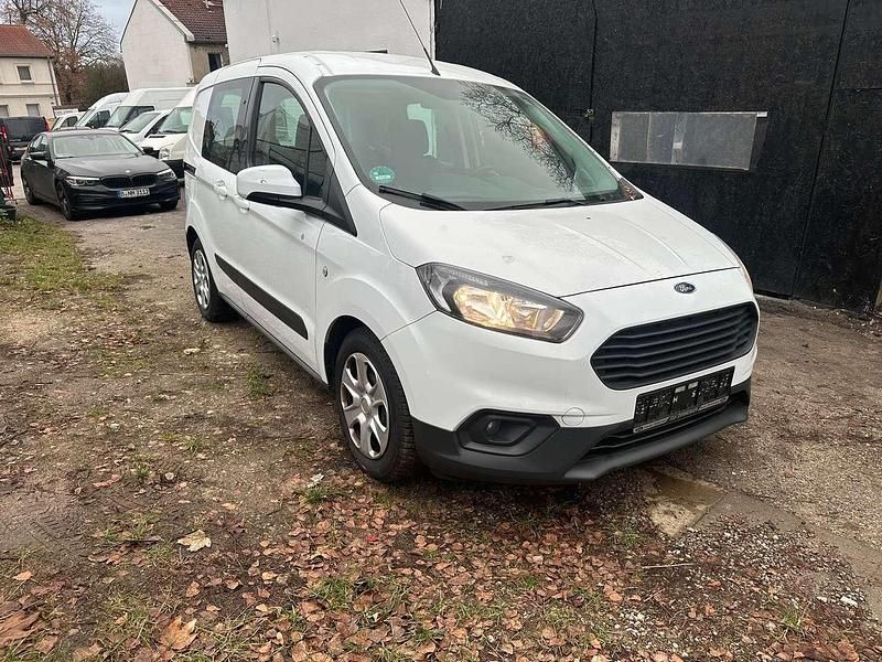 Gebraucht Ford Transit Trend 101 PS (74 kW) 2019 Frostweiß Kombi