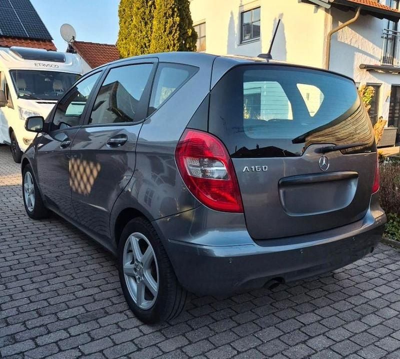 Gebraucht Mercedes A160 95 PS (69 kW) 2012 Grau Van / Kleinbus