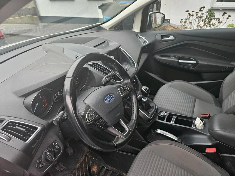 Gebraucht Ford C-MAX Titanium 125 PS (91 kW) 2018 Weiß Van / Kleinbus
