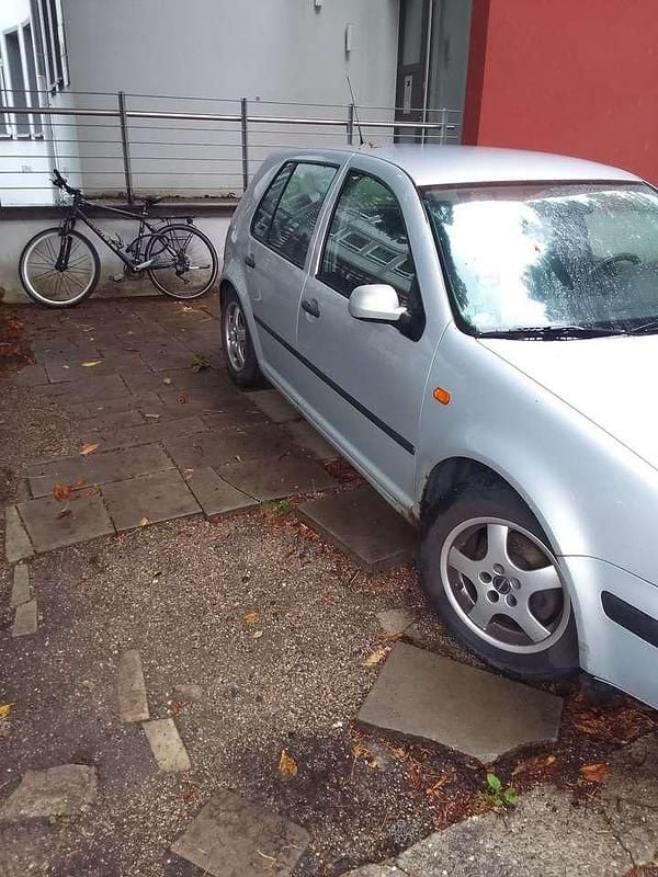 Silber Gebraucht 1998 VW Golf IV Limousine | 750 € (Superpreis) - Bild 1/4