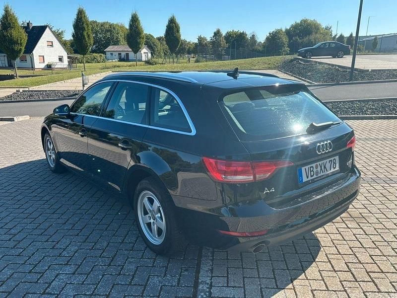 Gebraucht Audi A4 170 PS (125 kW) 2018 Schwarz Kombi
