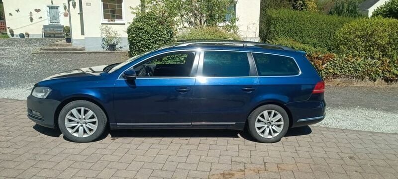 Blau Gebraucht 2014 VW Passat Comfortline Kombi | 5.150 € (Superpreis) - Bild 1/4