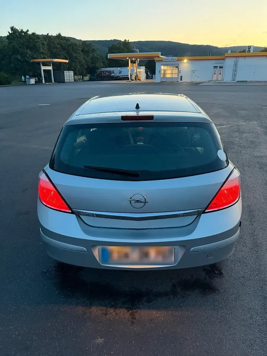 Gebraucht Opel Astra 103 PS (75 kW) 2004 Grau Limousine