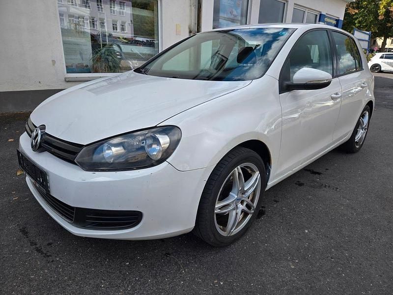 Weiß Gebraucht 2009 VW Golf VI Comfortline Kleinwagen | 3.000 € (Guter Preis) - Bild 1/4