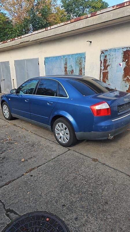 Gebraucht 2001 Audi A4 Limousine | 1.900 € - Bild 1/4