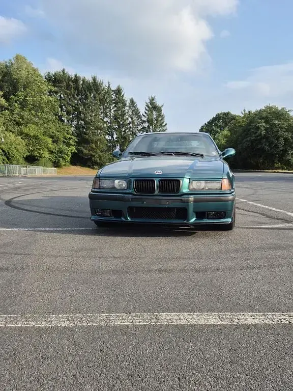 Gebraucht BMW 318 M Sport 140 PS (102 kW) 1992 Grün Coupé