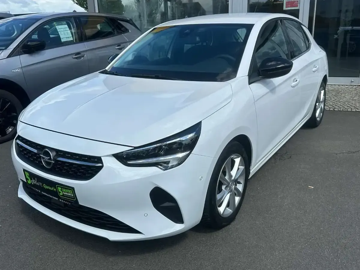 Gebraucht Opel Corsa Elegance 102 PS (75 kW) 2023 Jade weiss/arktis weiss Kleinwagen