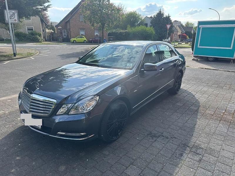 Usata Mercedes E250 204 CV (150 kW) 2010 Argento Berlina
