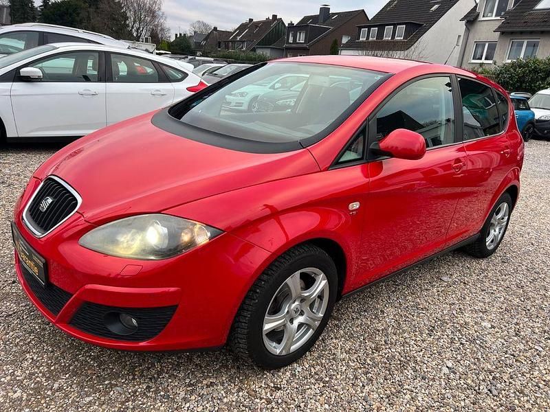 Rot Gebraucht 2010 Seat Altea Stylance Limousine | 3.999 € (Etwas zu teuer) - Bild 1/4