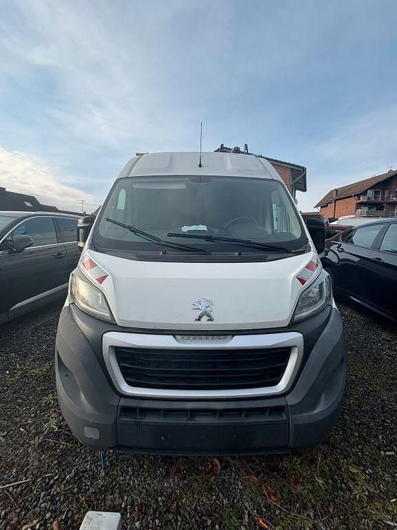 Weiß Gebraucht 2015 Peugeot Boxer Avantage Van | 5.999 € (Guter Preis) - Bild 1/4