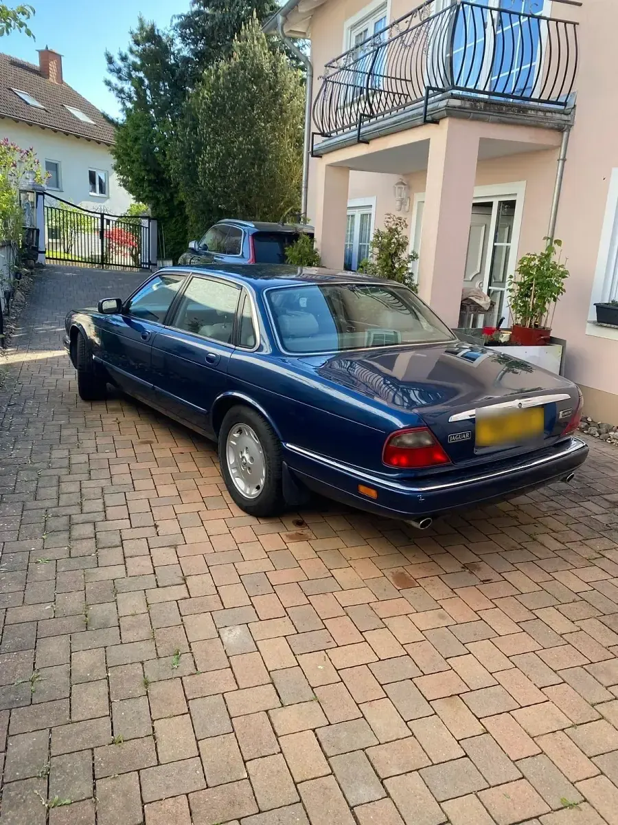Second-hand Jaguar XJ 211 CP (155 kW) 1993 Negru Berlinǎ