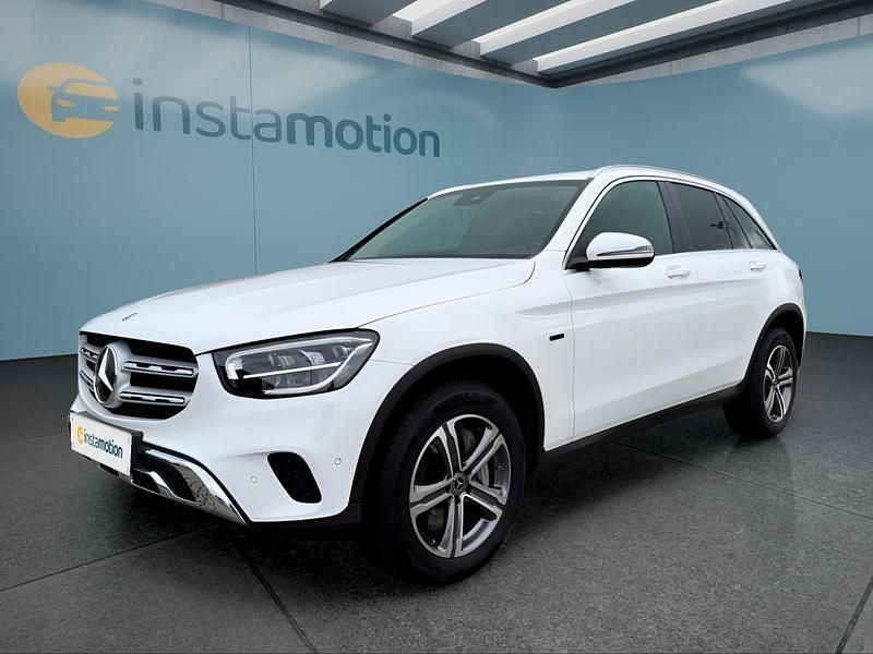 Weiß Gebraucht 2021 Mercedes GLC300e SUV | 37.849 € (Etwas zu teuer) - Bild 1/4