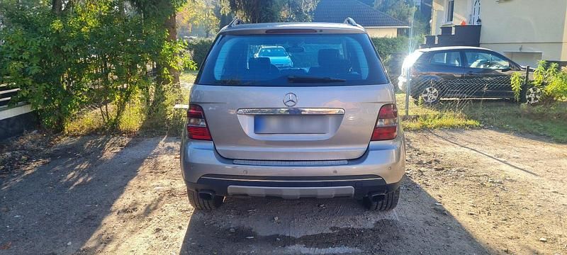 Gebraucht Mercedes ML500 306 PS (225 kW) 2005 Silber SUV
