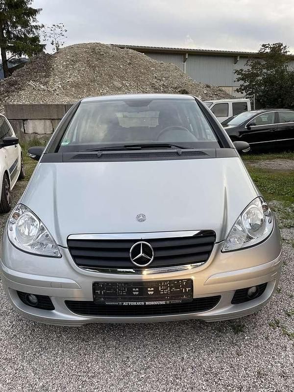Silber Gebraucht 2006 Mercedes A150 Limousine | 850 € - Bild 1/4