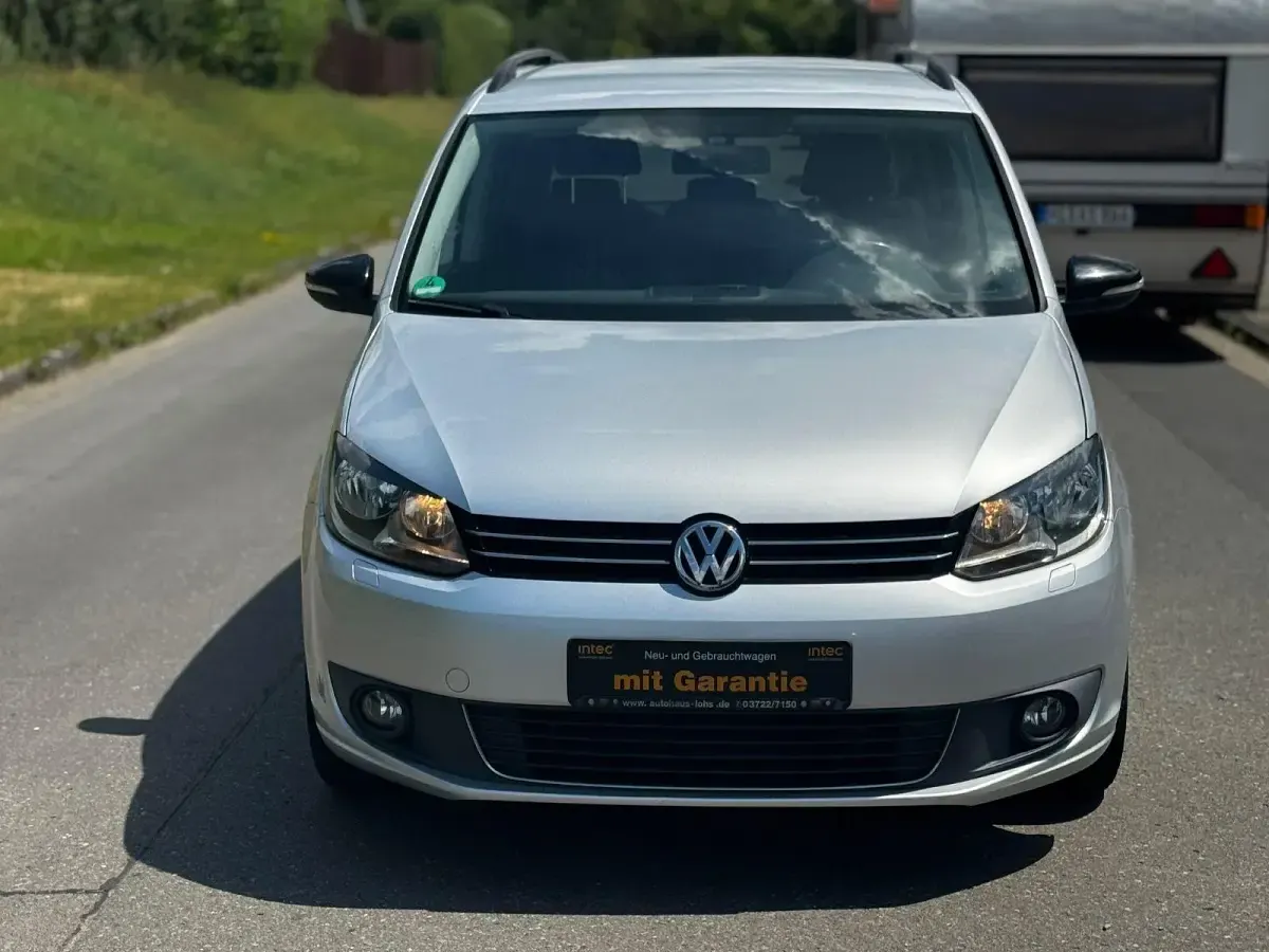 Gebraucht VW Touran Match 150 PS (110 kW) 2012 Silber Van / Kleinbus