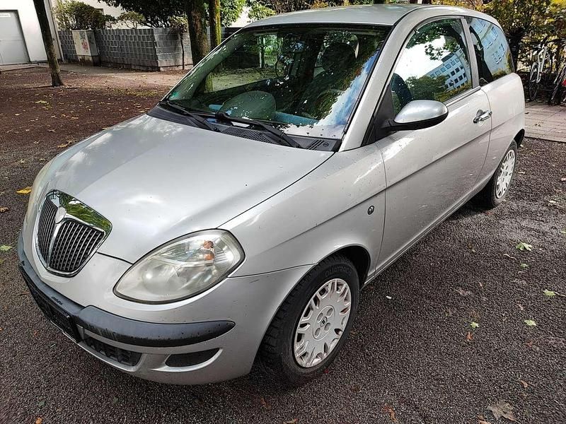 Silber Gebraucht 2004 Lancia Ypsilon Kleinwagen | 1.300 € (Fairer Preis) - Bild 1/4