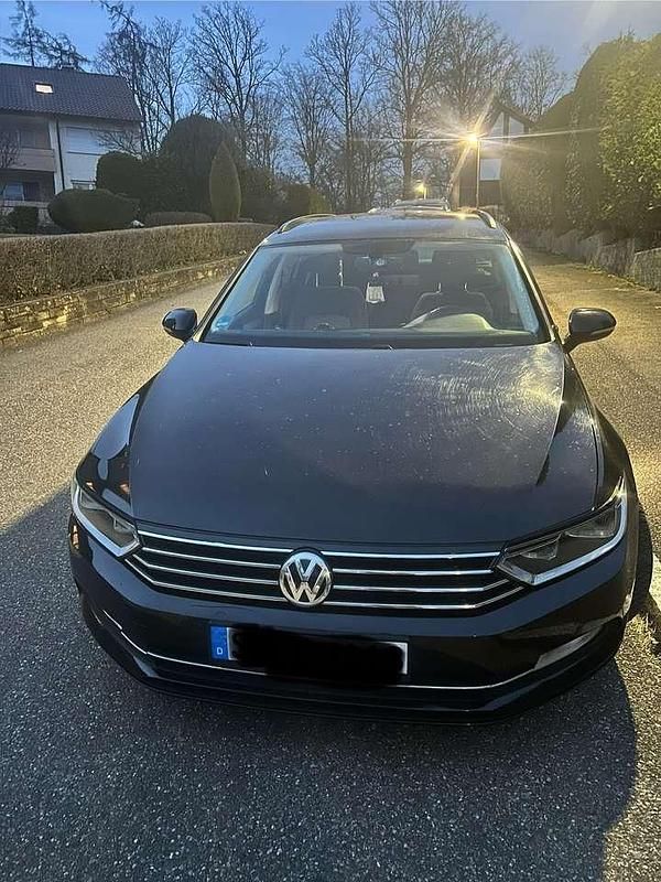 Schwarz Gebraucht 2016 VW Passat Kombi | 10.400 € (Guter Preis) - Bild 1/4