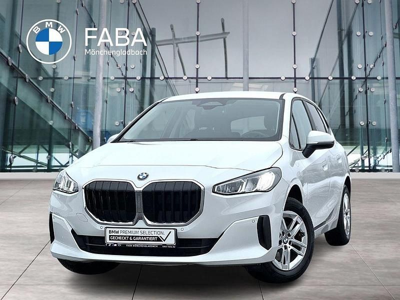 Weiß Gebraucht 2022 BMW 218 Active Tourer Performance Van / Kleinbus | 23.750 € (Fairer Preis) - Bild 1/4
