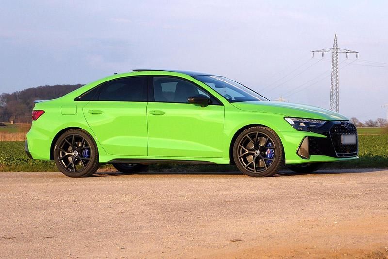 Gebraucht Audi RS3 Ambiente 400 PS (294 kW) 2025 Grün Limousine