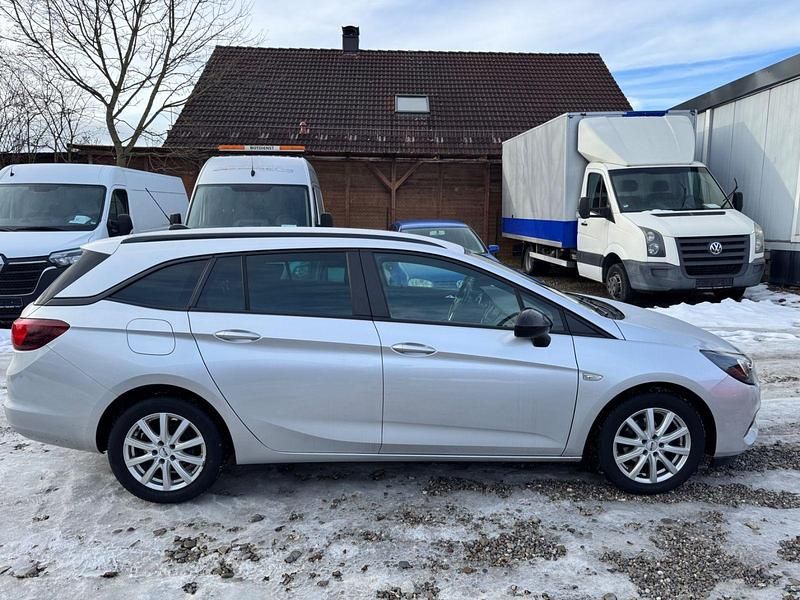 Używany Opel Astra Edition 122 KM (89 kW) 2021 Srebrny Kombi