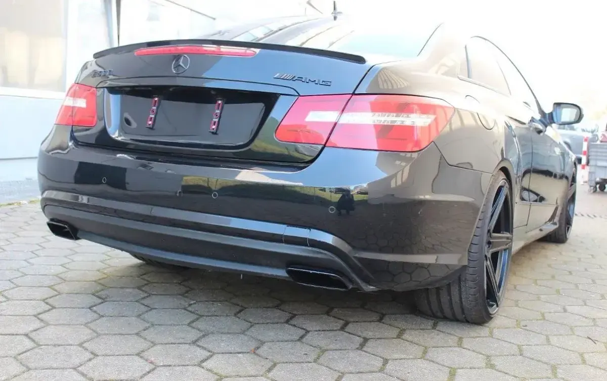Gebraucht Mercedes E500 AMG 388 PS (285 kW) 2009 Schwarz Coupé