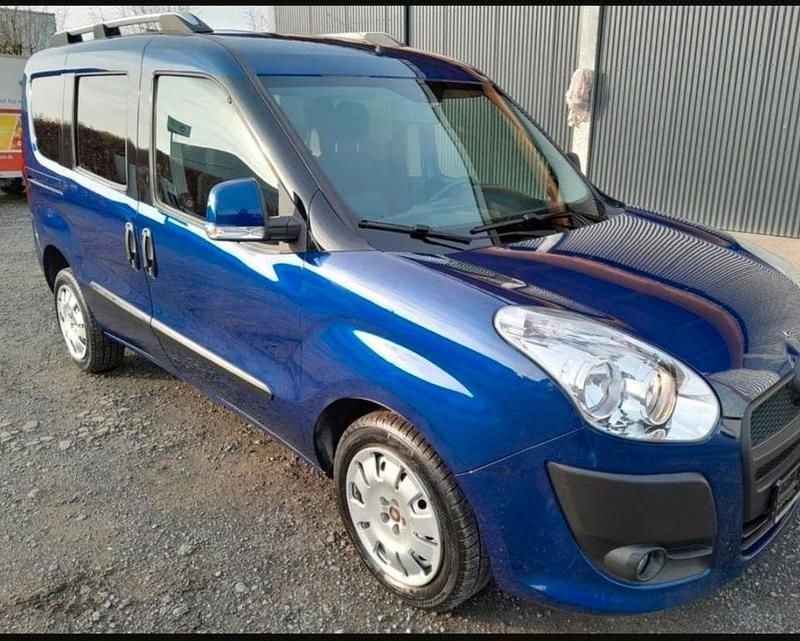 Blau Gebraucht 2012 Fiat Doblò Pop Van / Kleinbus | 5.900 € (Guter Preis) - Bild 1/4