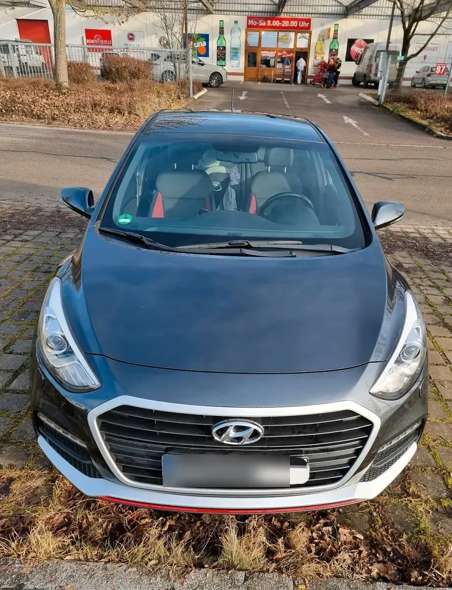 Gebraucht Hyundai i30 186 PS (136 kW) 2016 Andere farben Limousine
