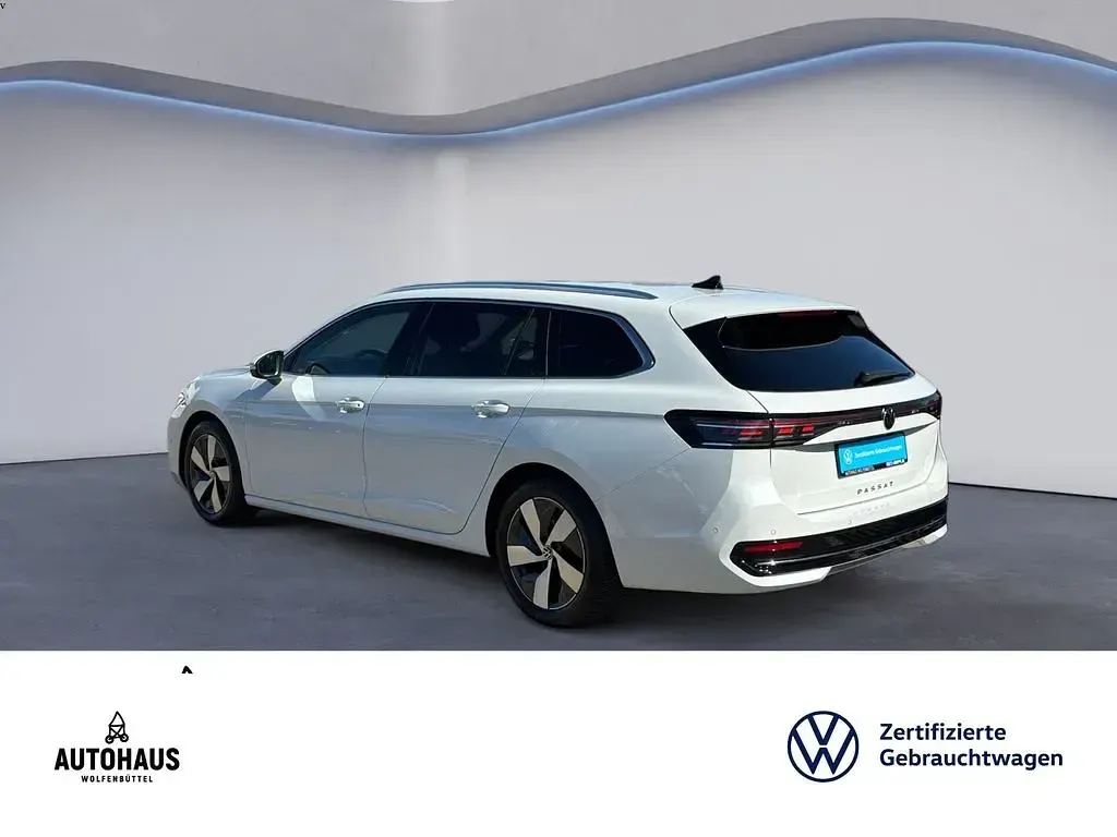 Używany VW Passat Elegance 150 KM (110 kW) 2025 Biały Kombi