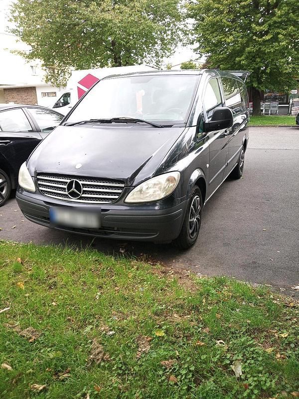 Schwarz Gebraucht 2007 Mercedes Vito Van / Kleinbus | 12.000 € - Bild 1/4