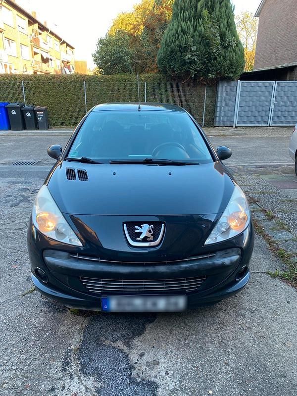 Grau Gebraucht 2010 Peugeot 206+ Kleinwagen | 1.650 € (Fairer Preis) - Bild 1/4
