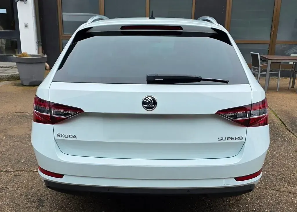 Gebraucht Skoda Superb 220 PS (161 kW) 2017 Weiß Limousine