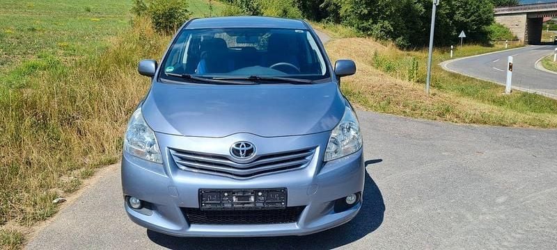 Blau Gebraucht 2009 Toyota Verso Life Van / Kleinbus | 2.999 € (Superpreis) - Bild 1/4