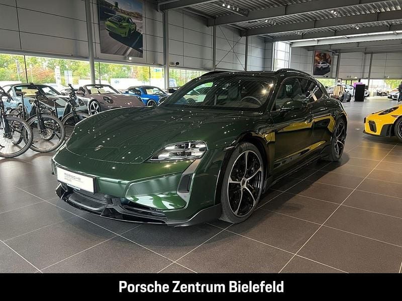 Gruen Gebraucht 2024 Porsche Taycan Turbo S Cross Turismo Limousine | 159.800 € - Bild 1/4