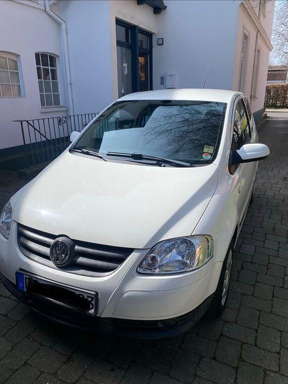 Gebraucht VW Fox 54 PS (39 kW) 2008 Weiß Kleinwagen