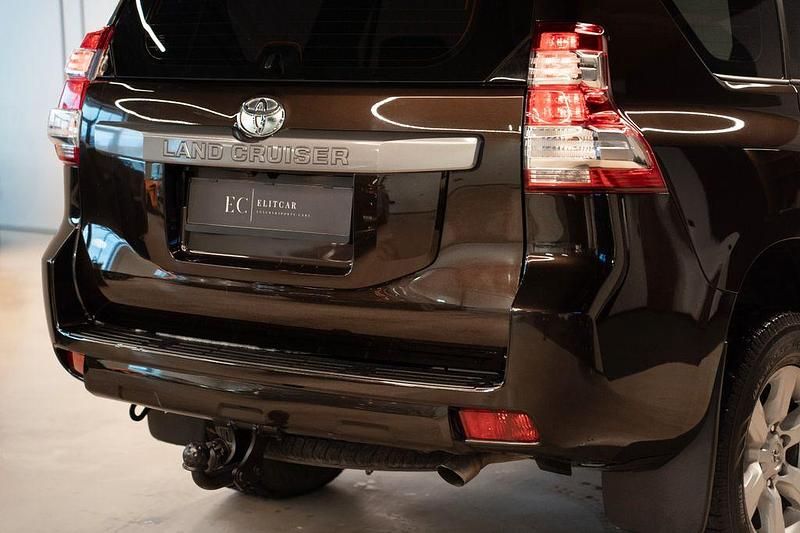 Gebraucht Toyota Land Cruiser 177 PS (130 kW) 2017 Braun SUV