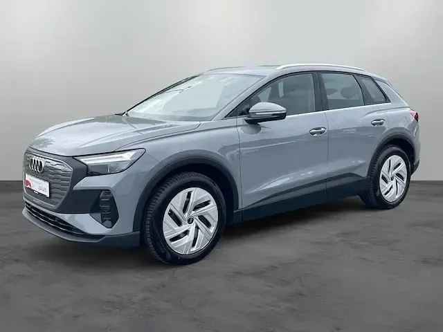 Gebraucht Audi Q4 e-tron Ambiente 210 kW (286 PS) 2025 Kieselgrau SUV