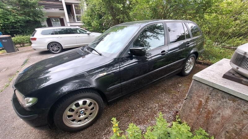 Schwarz Gebraucht 2002 BMW 318 Kombi | 399 € (Superpreis) - Bild 1/4