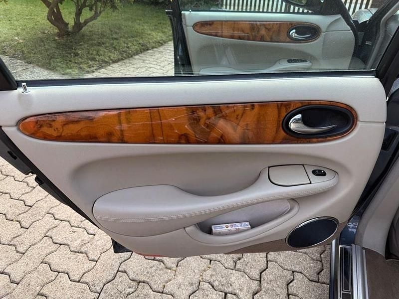 Gebraucht Jaguar XJ8 Executive 237 PS (174 kW) 1999 Grau Limousine