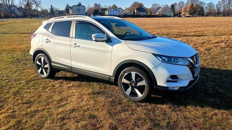 Weiß Gebraucht 2021 Nissan Qashqai N-Connecta SUV | 13.900 € (Superpreis) - Bild 1/4