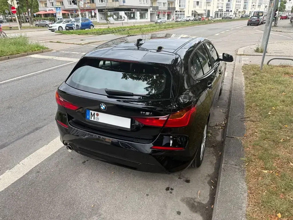 Gebraucht BMW 118 Advantage 140 PS (102 kW) 2019 Schwarz Limousine