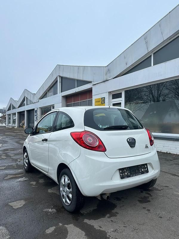 Gebraucht Ford Ka 69 PS (50 kW) 2012 Weiß Kleinwagen