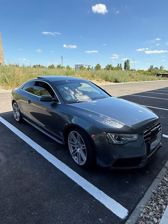 Grau Gebraucht 2012 Audi A5 Comfort Coupé | 18.500 € (Teuer) - Bild 1/4