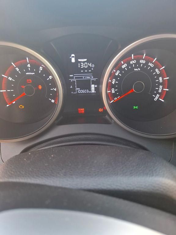 Gebraucht Ssangyong (KGM) Tivoli Quartz 128 PS (94 kW) 2016 Silber SUV