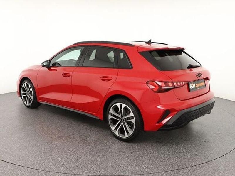 Gebraucht Audi A3 S-Line 116 PS (85 kW) 2025 Rot Limousine