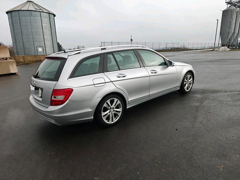 Gebraucht Mercedes C250 204 PS (150 kW) 2012 Silber Kombi