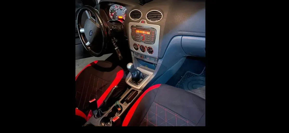 Używany Ford Focus 101 KM (74 kW) 2007 Niebieski Sedan/Limuzyna